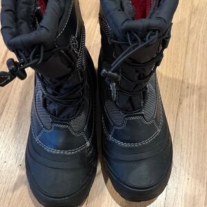 Men’s The North Face Black Snow Boots with Thermafelt Inserts, Size 7